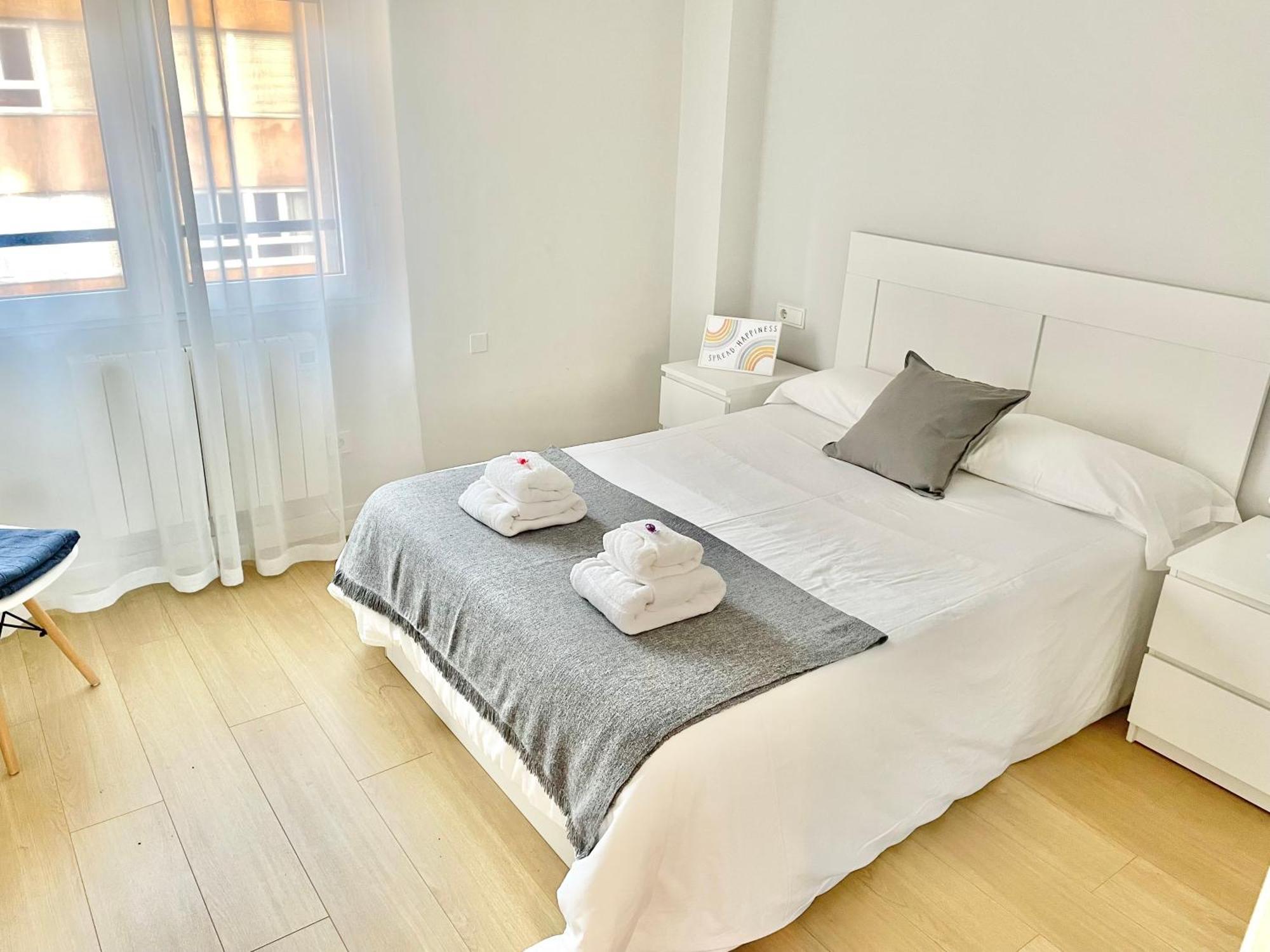 Apartamento San Lorenzo Playa. Vistas Al Mar. Gijón Buitenkant foto